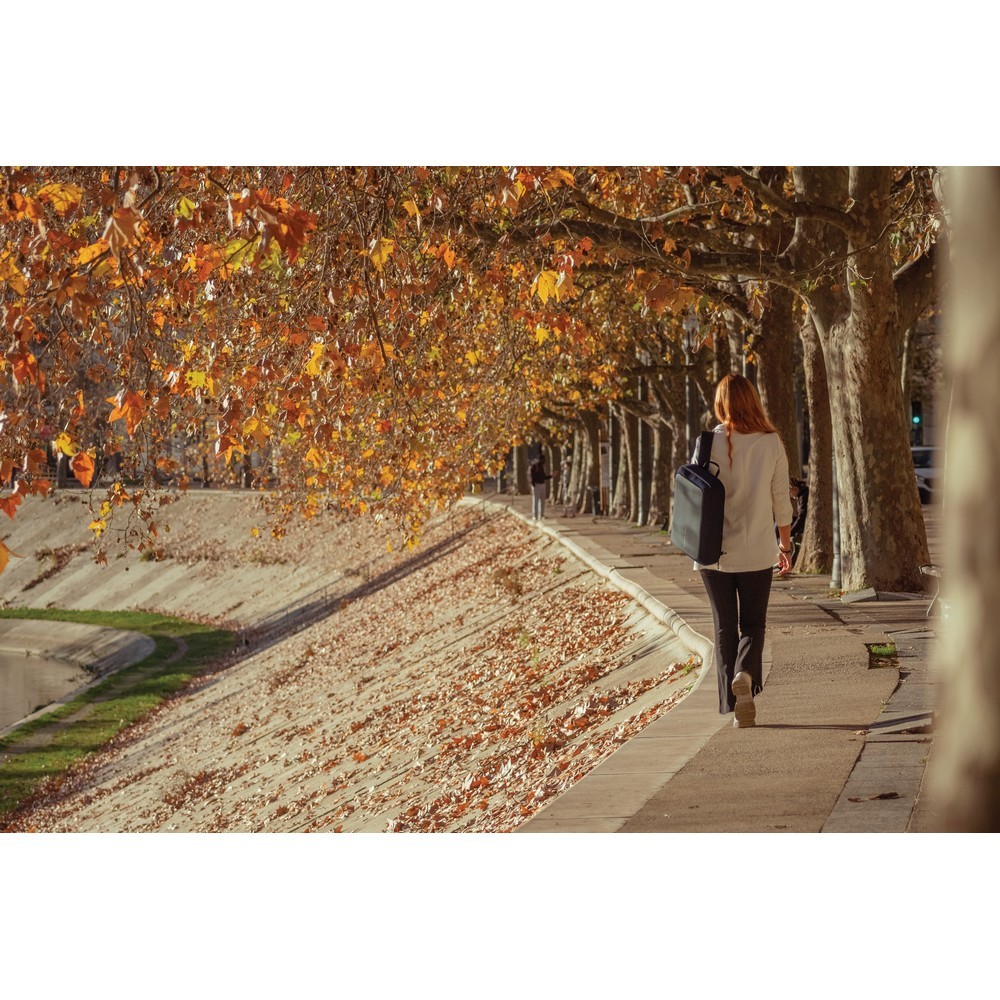 P705.925__M_402-r3oVyQ