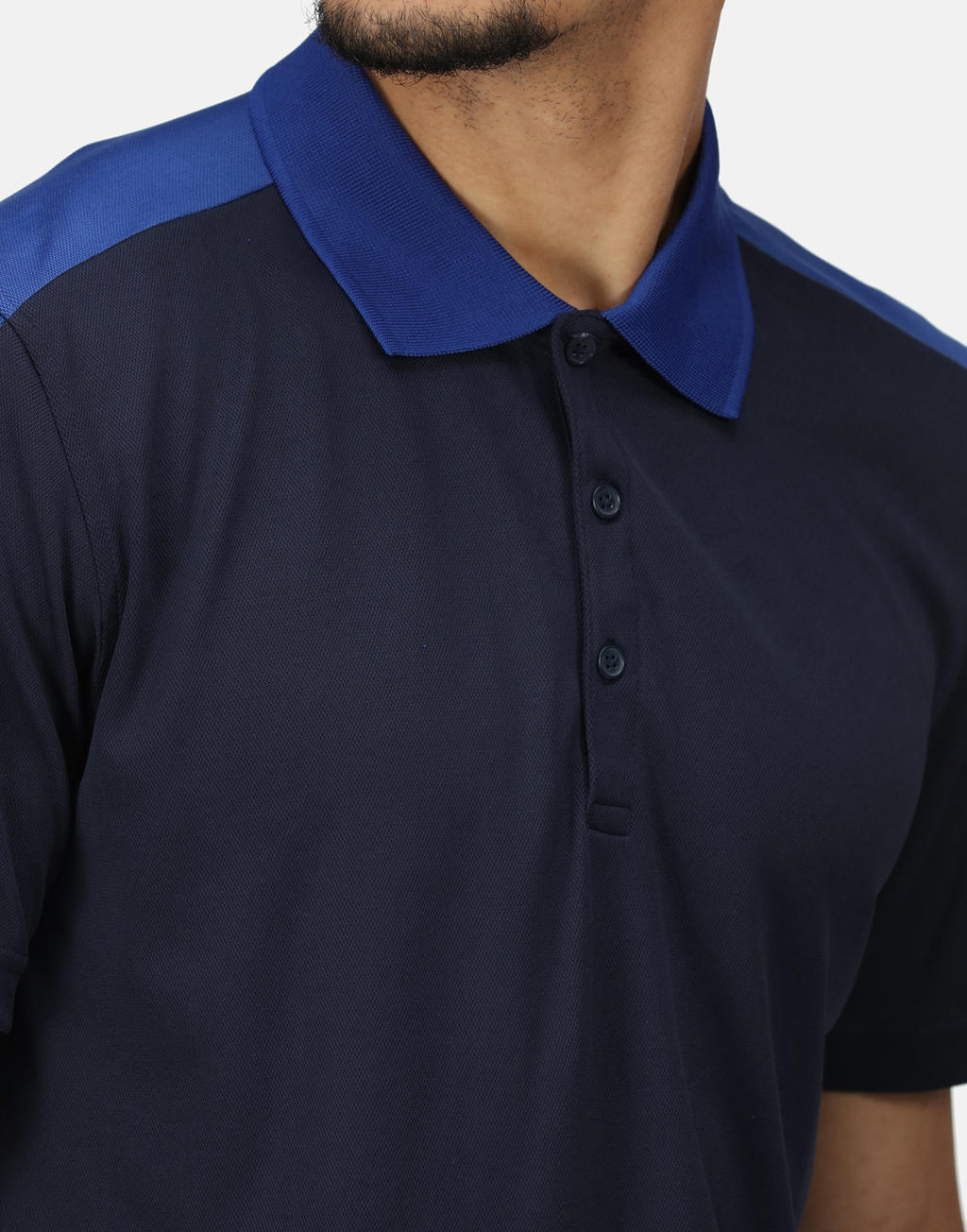 Polo Contrast Coolweav <ul> </li><li>100% poliester (pique) </li><li>Szybkoschnący materiał </li><li>Właściwości odprowadzania wilgoci  </li><li>Prążkowany kołnierz z plisą na 3 guziki </li><li>Kołnierz i wstawki w kontrastowym kolorze </li><li>Otwory boczne</li></ul>