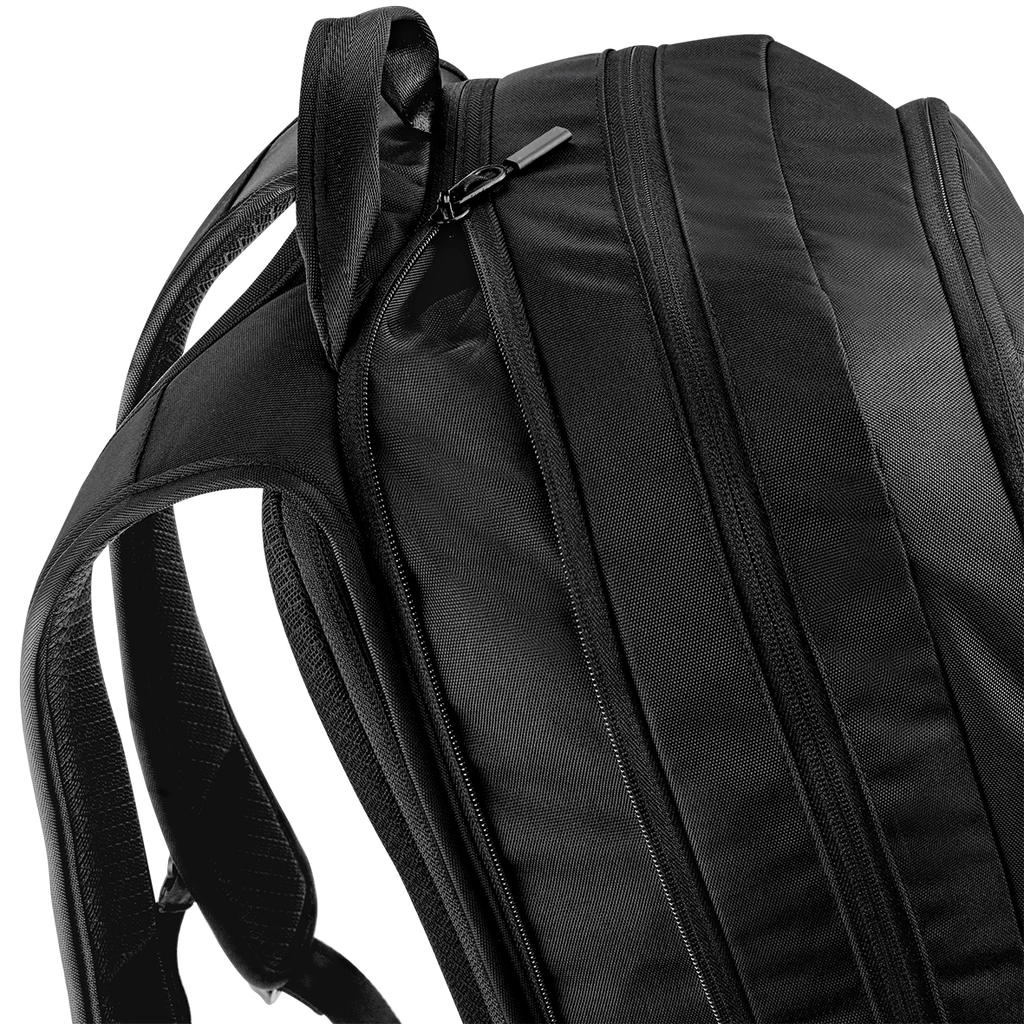 Plecak Pitch Black 24 Hour Backpack <ul> </li><li>100% poliester (1000D, Twist Weave) </li><li>Wytrzymałe pasy  </li><li>Wodoodporny, odporny na ścieranie materiał </li><li>Oddychający wyściełany tylny panel z siatki </li><li>Wyściełana kieszeń na laptopa z dostępem zewnętrznym, kompatybilna z laptopem do 15,6 </li><li>Wewnętrzny elastyczny uchwyt na butelkę </li><li>Przednia kieszeń z organizerem zapinana na zamek </li><li>Metka TearAway </li><li>Pojemność: 20 litrów, z możliwością rozszerzenia do 25 litrów </li><li>Wymiary: 33 x 50 x 21 (25) cm </li><li>Max. cylindryczne pole haftu: 18 </li><li>Max. obszar nadruku: 20 x 15 cm</li></ul>