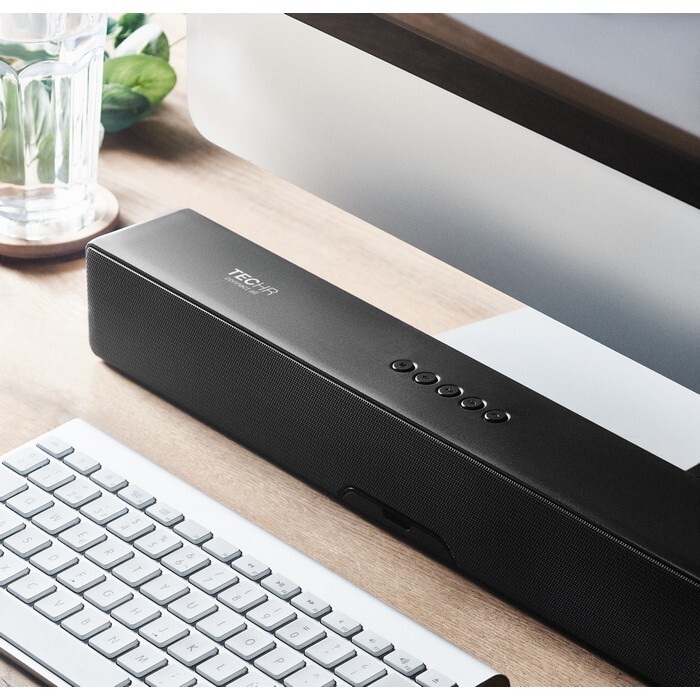 Bezprzew. głośnik soundbar 5.0 Bezprzewodowy głośnik soundbar 5.0 z tworzywa ABS z funkcją zmiany nastroju i podstawką pod telefon. W zestawie akumulator Li-ION o pojemności 2000 mAh. Dane wyjściowe:5W. Czas odtwarzania ok. 4 godz.