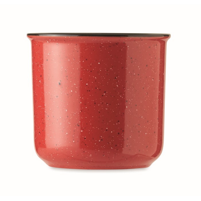 Kubek vintage ceramika 400 ml Duży ceramiczny kubek w stylu vintage. Ze względu na nakrapiany wzór, na nadrukowanym logo będą widoczne plamki. Pojemność: 400 ml.