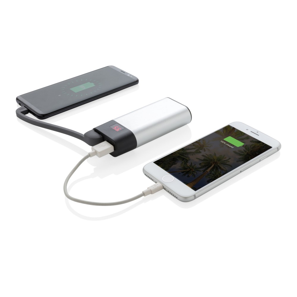Power bank 4000 mAh z cyfrowym wyświetlaczem Power bank 4000 mAh, wyświetlacz cyfrowy LED wskazujący poziom naładowania, 2 wyjścia USB do ładowania 2 urządzeń jednocześnie, wykonany z wytrzymałego aluminium, wbudowany akumulator litowy, wyjście 2.1A pozwala ładować szybciej niż większość zwykłych ładowarek, wyjście 5V/2A, wejście 5V/1A, kabel micro USB w komplecie