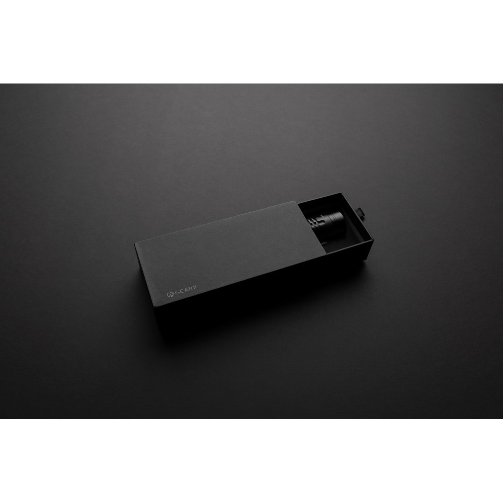 Latarka Gear X, ładowana przez USB Latarka o bardzo jasnym świetle, wodoodporna IPX4, wiązka 1000 lumenów sięgająca do 500 m, wysokiej jakości żarówka z 5 trybami świecenia, w tym SOS, wbudowany akumulator 2000 mAh pozwala na około 4 godziny ciągłego świecenia, ładowana za pomocą USB