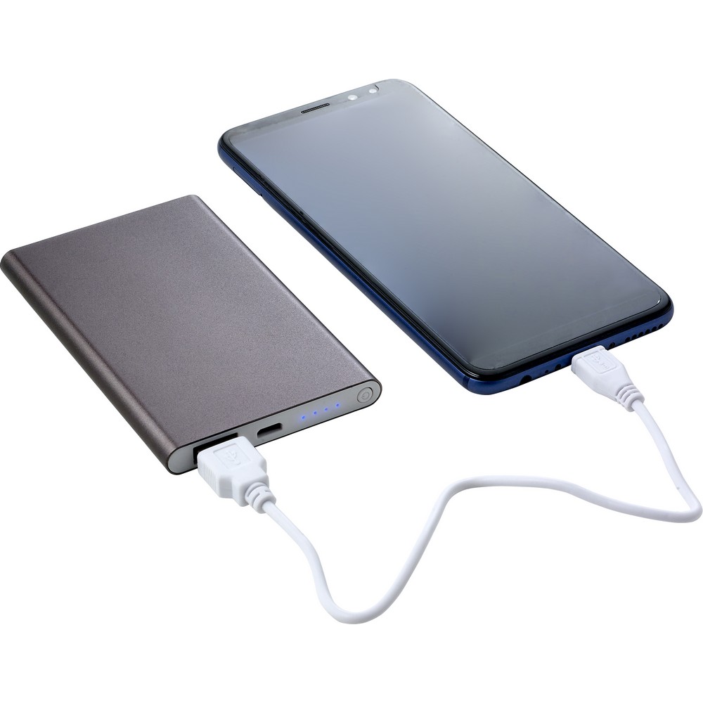 Power bank 4000 mAh Power bank 4000 mAh z przyciskiem on/off, diody wskazujące poziom naładowania, wejście 5V/1A, wyjście 5V/1A, kabel USB w komplecie