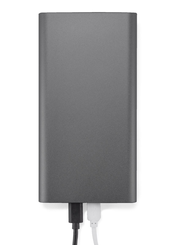 Power bank NOCCA 10000 mAh NOCCA to wysokiej klasy metalowy power bank z wyjściem typ-C o dużej pojemności baterii - 10 000 mAh. Wysokie natężenie wejścia i wyjścia pozwala na szybkie ładowanie. Posiada port USB oraz wskaźnik poziomu energii. W zestawie standardowy kabel micro USB do ładowania oraz instrukcja obsługi. Produkt jest zgodny z odpowiednimi dyrektywami Unii Europejskiej, posiada znak CE oraz 1 rok gwarancji. Dane techniczne: - wejście: 5 V / 2 A (port micro USB)- wyjście: 5 V / 2,4 A (port USB) oraz 5 V / 3A (typ-C) .Pojemność baterii: 10 000 mAh