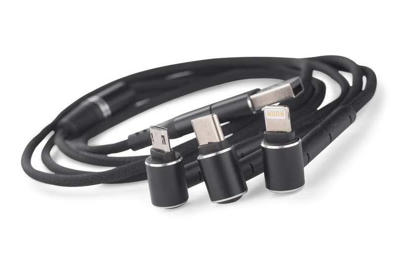 Kabel USB 6 w 1 RICO Kabel USB do ładowania RICO to aż sześć funkcji w jednym produkcie. Posiada dwa wejścia: USB-A i USB-C i trzy wyjścia: micro USB, USB-C i Lightning (iPhone). Dodatkowo, trzy końcówki posiadają specjalne wzmocnienia z tworzywa, które umożliwiają zastosowanie kabla jako stojaka na telefon! Sam przewód powleczony jest wytrzymałym materiałem i ma długość ok. 1,20 m. Tylko do ładowania.

UWAGA - Inne opakowanie. Reklamacji na to nie przyjmujemy.