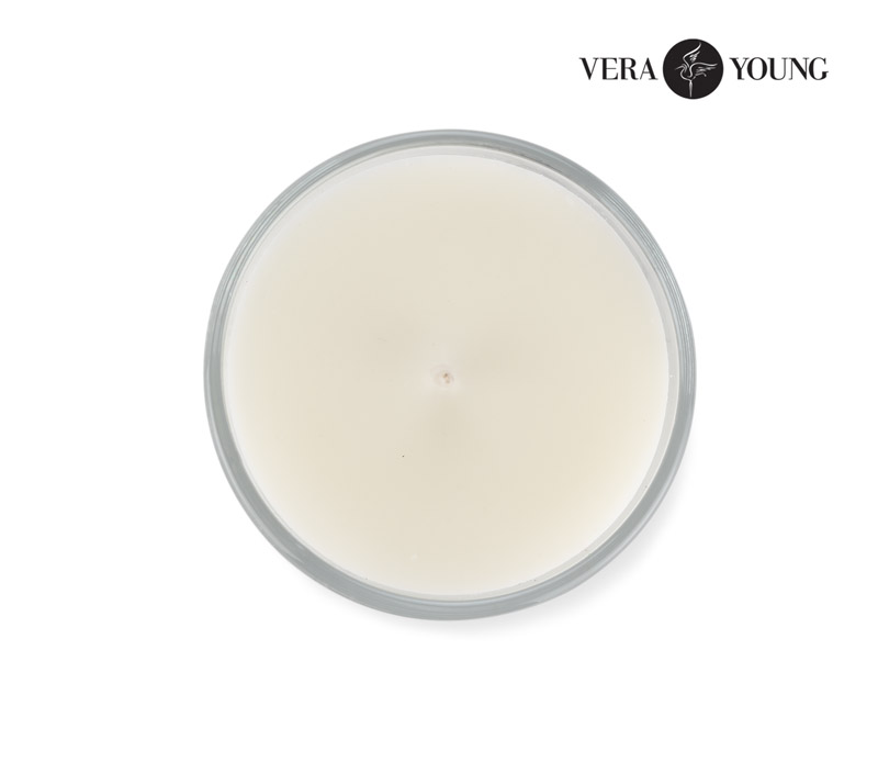 Świeca sojowa 170g - Plum & Patchouli - VERA YOUNG Produkty Vera Young Candles są odlewane ręcznie. Wykonywane są z naturalnego wosku sojowego - są w 100% naturalne i ekologiczne. Dzięki woskom roślinnym świece są całkowicie bezpieczne dla zdrowia i nie zawierają szkodliwych substancji.
