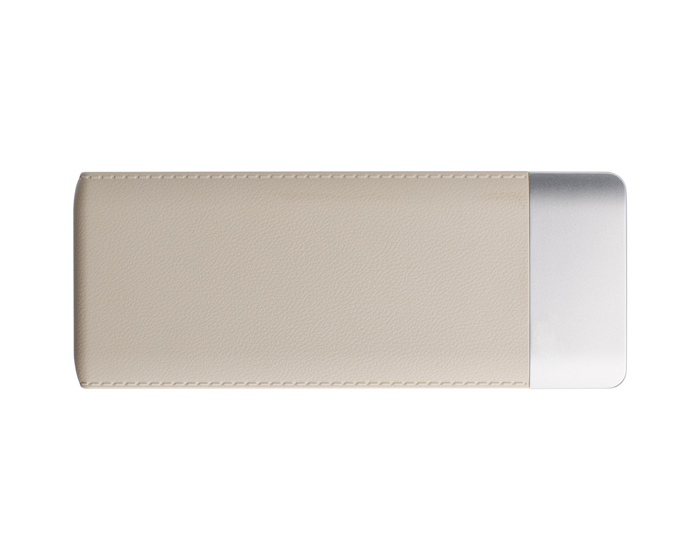 Power bank LATIV 6000 mAh 
Power bank LATIV to propozycja dla ludzi ceniących elegancki wygląd oraz spory zapas energii zawsze przy sobie. Obudowa została wykonana z wysokiej jakości tworzywa z fakturą do złudzenia przypominającą skórę. W zestawie standardowy kabel micro USB do ładowania oraz instrukcja obsługi. Produkt jest zgodny z odpowiednimi dyrektywami Unii Europejskiej, posiada znak CE oraz 1 rok gwarancji. 
 
Dane techniczne: 
- wejście: 5 V / 2 A (port micro USB)
- wyjście: 5 V / 2 A (port USB)
- pojemność baterii: 6000 mAh 
