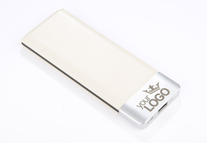 Power bank LATIV 6000 mAh 
Power bank LATIV to propozycja dla ludzi ceniących elegancki wygląd oraz spory zapas energii zawsze przy sobie. Obudowa została wykonana z wysokiej jakości tworzywa z fakturą do złudzenia przypominającą skórę. W zestawie standardowy kabel micro USB do ładowania oraz instrukcja obsługi. Produkt jest zgodny z odpowiednimi dyrektywami Unii Europejskiej, posiada znak CE oraz 1 rok gwarancji. 
 
Dane techniczne: 
- wejście: 5 V / 2 A (port micro USB)
- wyjście: 5 V / 2 A (port USB)
- pojemność baterii: 6000 mAh 
