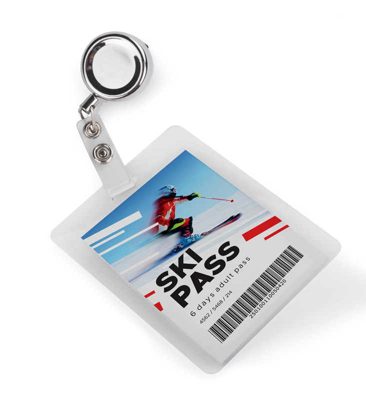 Skipass metalowy VIP Skipass VIP to wytrzymały i elegancki produkt - wykonany jest z metalu, a jego średnica to 3,1 cm. Posiada mocowanie w postaci metalowego klipsa. Elastyczna linka o długości ok. 70 cm zakończona jest uchwytem na karnet. Znakowanie jest możliwe na metalowym korpusie.