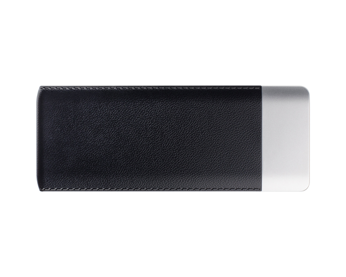 Power bank LATIV 6000 mAh 
Power bank LATIV to propozycja dla ludzi ceniących elegancki wygląd oraz spory zapas energii zawsze przy sobie. Obudowa została wykonana z wysokiej jakości tworzywa z fakturą do złudzenia przypominającą skórę. W zestawie standardowy kabel micro USB do ładowania oraz instrukcja obsługi. Produkt jest zgodny z odpowiednimi dyrektywami Unii Europejskiej, posiada znak CE oraz 1 rok gwarancji. 
 
Dane techniczne: 
- wejście: 5 V / 2 A (port micro USB)
- wyjście: 5 V / 2 A (port USB)
- pojemność baterii: 6000 mAh 