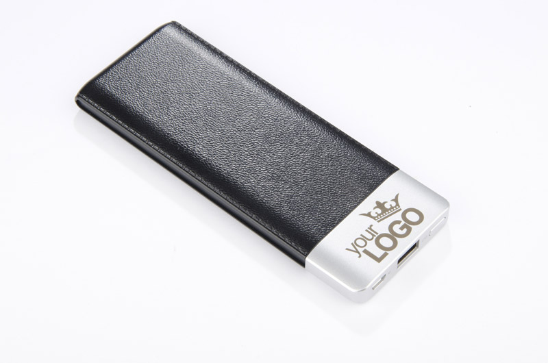 Power bank LATIV 6000 mAh 
Power bank LATIV to propozycja dla ludzi ceniących elegancki wygląd oraz spory zapas energii zawsze przy sobie. Obudowa została wykonana z wysokiej jakości tworzywa z fakturą do złudzenia przypominającą skórę. W zestawie standardowy kabel micro USB do ładowania oraz instrukcja obsługi. Produkt jest zgodny z odpowiednimi dyrektywami Unii Europejskiej, posiada znak CE oraz 1 rok gwarancji. 
 
Dane techniczne: 
- wejście: 5 V / 2 A (port micro USB)
- wyjście: 5 V / 2 A (port USB)
- pojemność baterii: 6000 mAh 