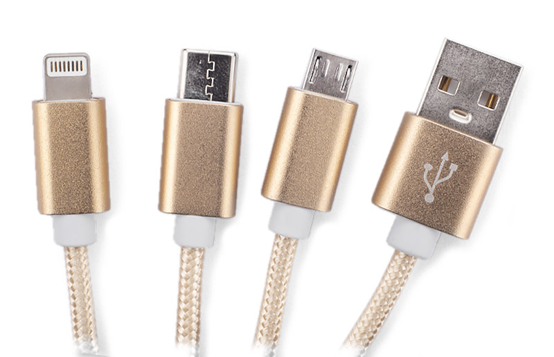 Kabel USB 3 w 1 TAUS Kabel USB 3 w 1 TAUS do ładowania różnych urządzeń posiada trzy końcówki: micro USB, Lightning (iPhone) i USB typu C. Kabel jest powleczony tkaniną, a końcówki USB są wykonane z metalu. Praktyczny gadżet dla każdego użytkownika mobilnych urządzeń.