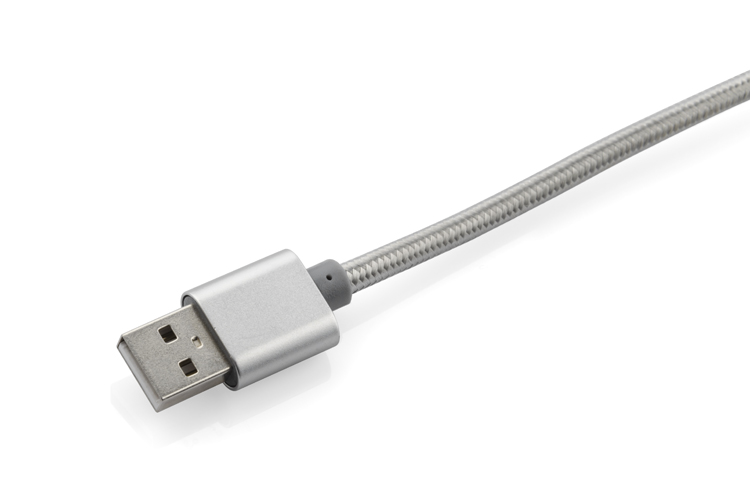 Kabel USB 3 w 1 TALA Kabel 3 w 1 TALA to połączenie nowoczesności z nietuzinkowym designem. Wyposażony w trzy końcówki- USB typu C, micro USB oraz dla iPhoneów 5 i nowszych, szybko naładuje urządzenie. 
Kabel typu USB 2.0, 5V/2.5A. Tylko do ładowania.