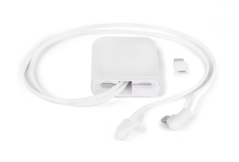 Kabel USB KESI (pudełko) Wybierając KESI Twoje problemy z poplątanymi kablami zakończą się. To niezwykle praktyczny kabel USB z końcówkami micro USB i iPhone (Lightning) oraz adapterem USB typu C w wygodnym etui. Kable posiadają funkcję automatycznego zwijania. Tylko do ładowania.