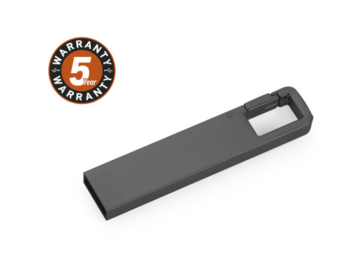 Pamięć USB TORINO 16 GB Mała, w całości wykonana z metalu, przenośna pamięć USB o pojemności 16 GB. Wyposażona jest w praktyczny karabińczyk. Standard USB: 2.0; szybkość zapisu: 4,5 MB/s; szybkość odczytu: 12 MB/s. Pamięć USB objęta jest 5 letnią gwarancją producenta oraz posiada certyfikat CE. 