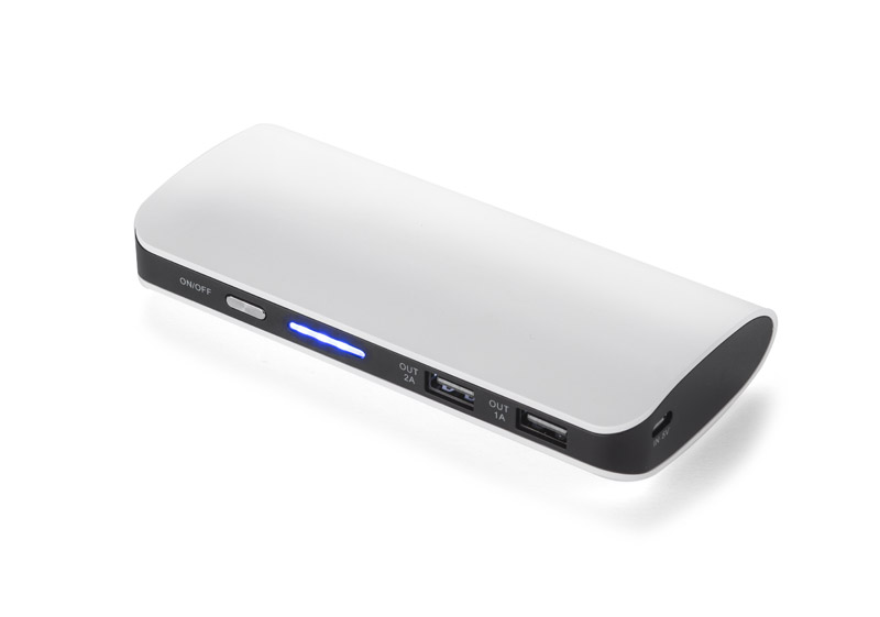 Power bank TIEN 10000 mAh 
TIEN to ergonomiczny i designerski power bank o dużej pojemności baterii - 10 000 mAh. Posiada 2 porty USB oraz wskaźnik poziomu energii. W zestawie standardowy kabel micro USB do ładowania, welurowy woreczek oraz instrukcja obsługi. Produkt jest zgodny z odpowiednimi dyrektywami Unii Europejskiej, posiada znak CE oraz 1 rok gwarancji. 
 
Dane techniczne: 
- wejście: 5 V / 1,5 A (port micro USB)
- wyjście: 5 V / 1 A oraz 2 A (porty USB)
- pojemność baterii: 10 000 mAh