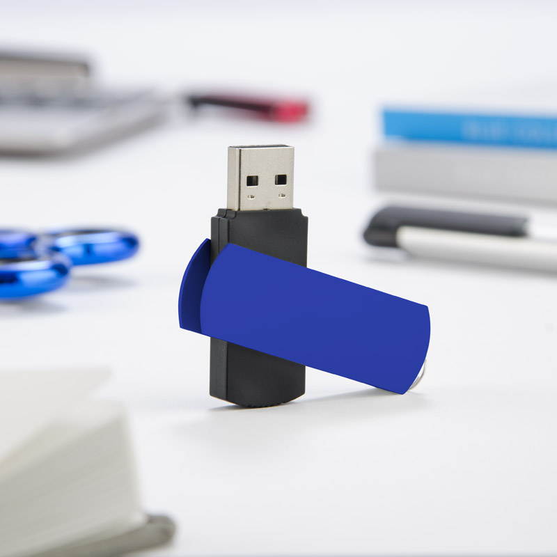 Pamięć USB ALLU 8 GB Przenośna pamięć USB wykonana z tworzywa i metalu o pojemności 8 GB. Znakowanie możliwe na dwóch stronach metalowego zamknięcia. Standard USB: 2.0; szybkość zapisu: 7 MB/s; szybkość odczytu: 17 MB/s. Pamięć USB objęta jest 5 letnią gwarancją producenta oraz posiada certyfikat CE. 