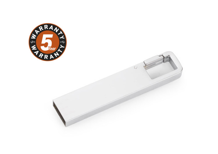 Pamięć USB TORINO 16 GB Mała, w całości wykonana z metalu, przenośna pamięć USB o pojemności 16 GB. Wyposażona jest w praktyczny karabińczyk. Standard USB: 2.0; szybkość zapisu: 4,5 MB/s; szybkość odczytu: 12 MB/s. Pamięć USB objęta jest 5 letnią gwarancją producenta oraz posiada certyfikat CE. 