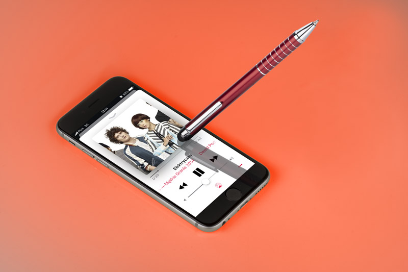 Długopis touch IMPACT Touch pen i długopis w jednym. Ułatwia pracę na tabletach i smart phone'ach. Wkład długopisu – niebieski. Logo wygrawerujemy na powierzchni długopisu.