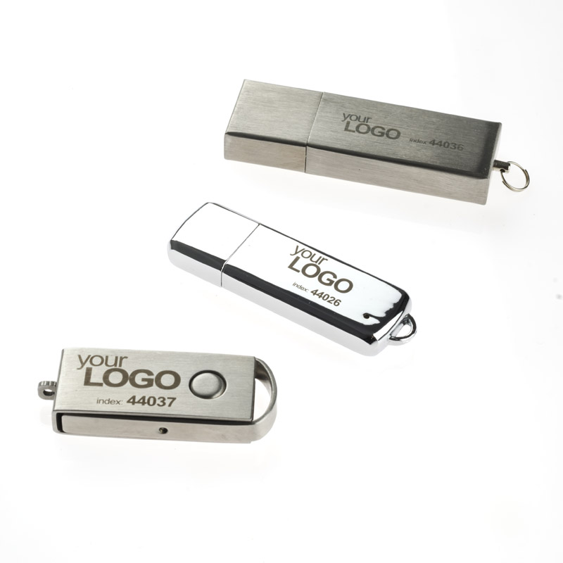 Pamięć USB VERONA 8 GB 
Wykonana z chromowanego metalu, przenośna pamięć usb o pojemności 8 GB, idelanie nadaje się upominek reklamowy. Na pamięci wykonujemy znakowanie metodą graweru. Standard usb: 2.0; szybkość zapisu: 5 MB/s; szybkość odczytu: 18 MB/s. Pamięć USB objęta jest 5 letnią gwarancją producenta oraz posiada certyfikat CE.

 