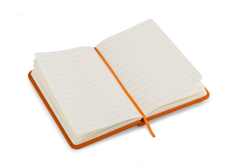 Notes VITAL A6
Gustowny notes A6 z kolorową gumką wykonany z ekoskóry PU. Notes zawiera 80 kartek ecru w linie koloru pomarańczowego. Logo nadrukujemy na okładce.