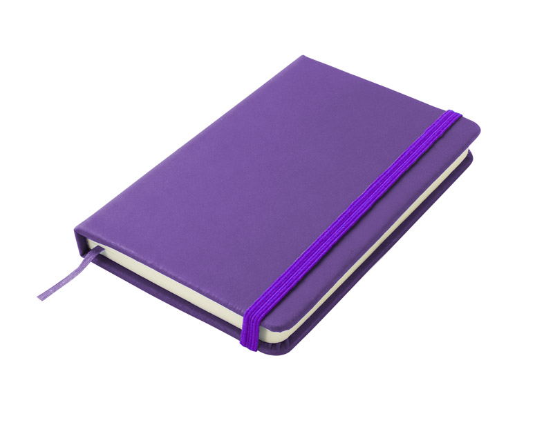 Notes VITAL A6
Gustowny notes A6 z kolorową gumką wykonany z ekoskóry PU. Notes zawiera 80 kartek ecru w linie koloru pomarańczowego. Logo nadrukujemy na okładce.