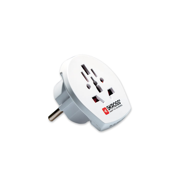 Adapter podrozny Ten podróżny adapter SKROSS® jest odpowiedni dla osób podróżujących do krajów, które używają standardu wtyczki Schuko. Można go używać do podłączenia wszystkich 2-biegunowych i 3-biegunowych urządzeń podczas podróży. 3-biegunowy, z uziemieniem. Spełnia wszystkie międzynarodowe normy i normy dotyczące bezpieczeństwa. Bezpieczna dla dzieci. SKROSS®.