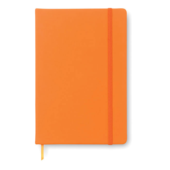 Notes A5, 96 kartek Notes A5 z twardą okładką z PU. 192 gładkie strony z papieru z recyklingu (96 kartek). Dopasowane kolorystycznie elastyczne zamknięcie i tasiemka .