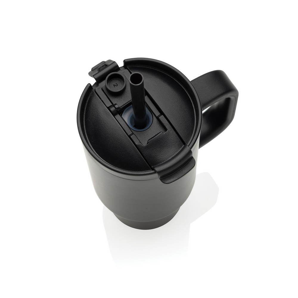 Kubek termiczny 480 ml Cruiser Kubek termiczny 480 ml, podwójne ścianki z próżnią pomiędzy dzięki czemu kubek posiada funkcję termosu, posiada słomkę i szeroki otwór do picia, wykonany z materiałów z recyklingu, całkowita zawartość materiałów z recyklingu obliczona na podstawie wagi całkowitej produktu: 73%