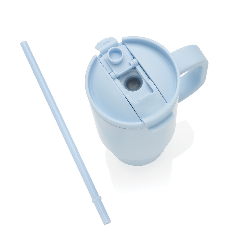 Kubek termiczny 480 ml Cruiser Kubek termiczny 480 ml, podwójne ścianki z próżnią pomiędzy dzięki czemu kubek posiada funkcję termosu, posiada słomkę i szeroki otwór do picia, wykonany z materiałów z recyklingu, całkowita zawartość materiałów z recyklingu obliczona na podstawie wagi całkowitej produktu: 73%