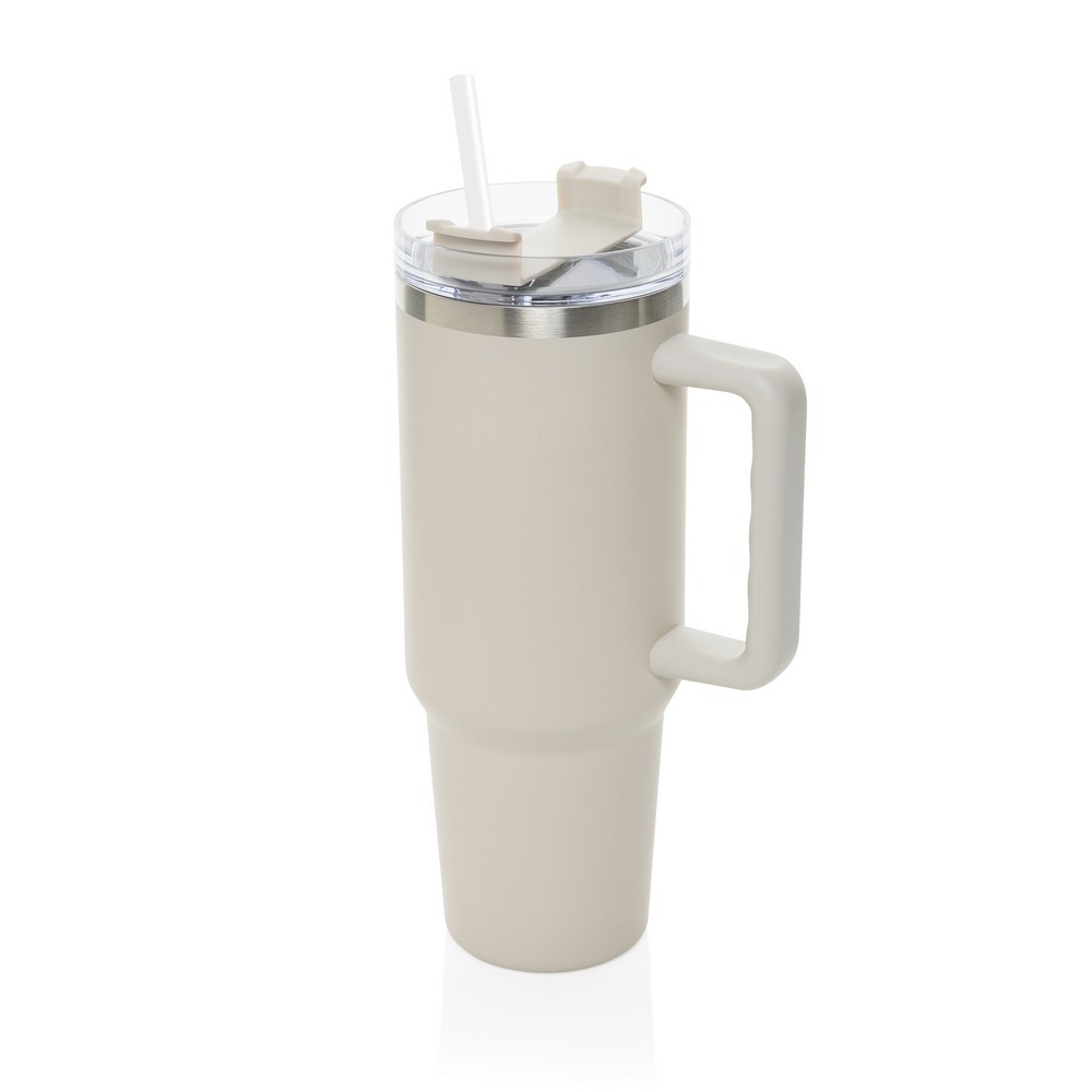 Kubek termiczny 1200 ml Stadley Kubek termiczny 1200 ml, podwójne ścianki z próżnią pomiędzy dzięki czemu kubek posiada funkcję termosu, posiada słomkę i szeroki otwór do picia, wykonany z materiałów z recyklingu, całkowita zawartość materiałów z recyklingu obliczona na podstawie wagi całkowitej produktu: 29%
