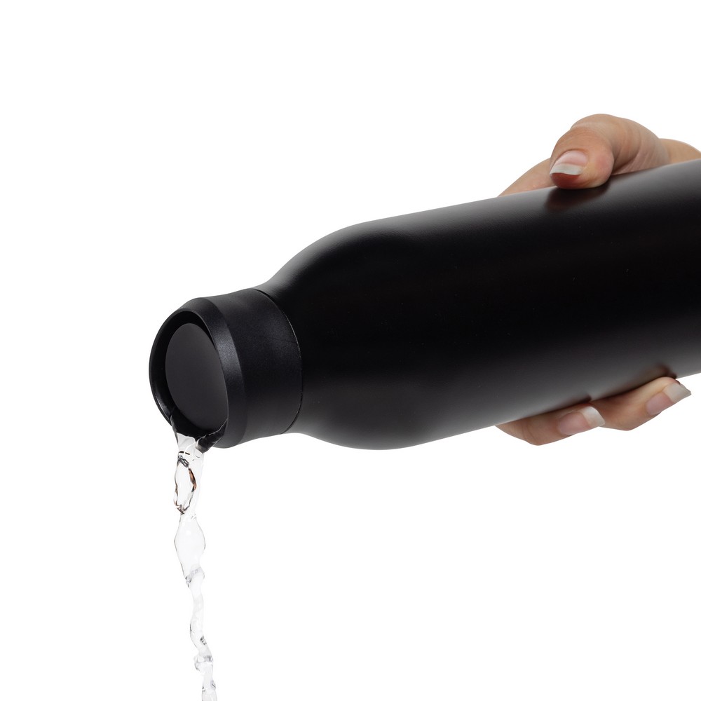 Butelka termiczna 600 ml Avira Alok Butelka termiczna 600 ml, wykonana ze stali nierdzewnej z recyklingu, całkowita zawartość materiałów z recyklingu obliczona na podstawie wagi całkowitej produktu: 77%