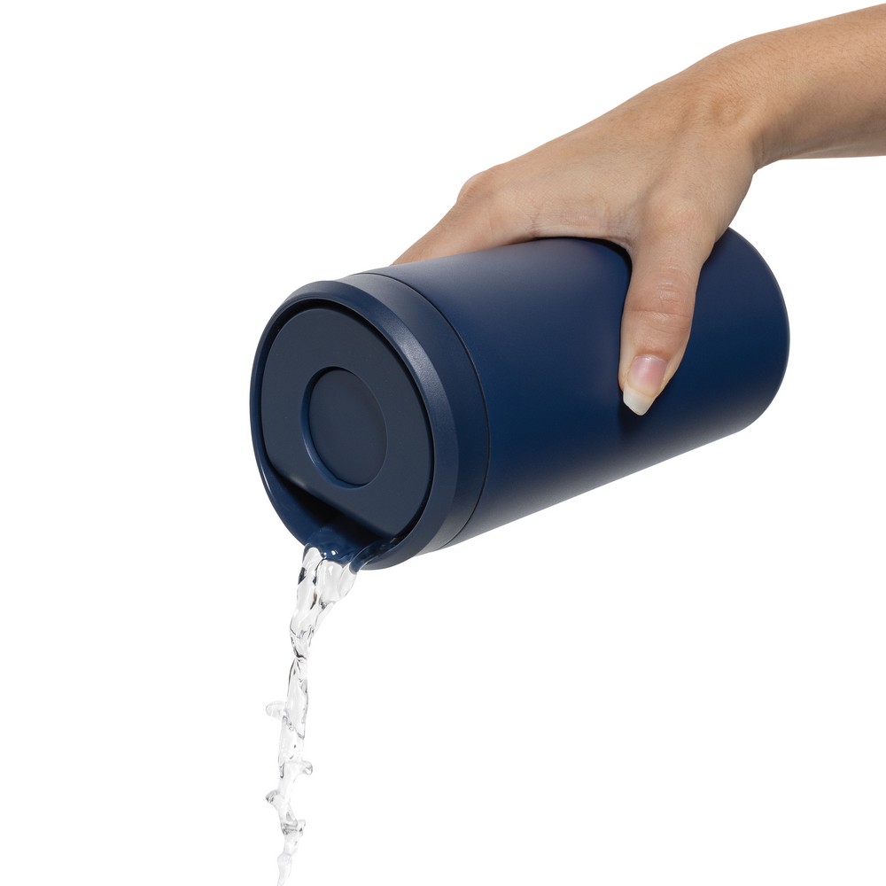 Kubek termiczny 400 ml Avira Alix Kubek termiczny 400 ml, nie wymaga obsługi oburącz, wykonany z materiałów z recyklingu, całkowita zawartość materiałów z recyklingu obliczona na podstawie wagi całkowitej produktu: 66%