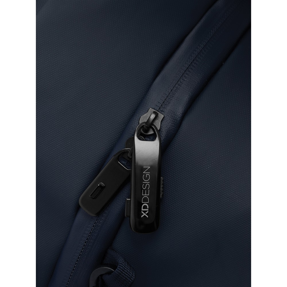 Torba sportowa, podróżna Urban Torba podróżna, sportowa, lekka i trwała konstrukcja, przestronna przegroda główna z kieszenią na laptopa 16” wewnątrz, kieszenie z przodu i tyłu, podszewka wykonana z materiałów z recyklingu, dzięki zastosowaniu technologii AWARE™ wykorzystane włókna bawełny są identyfikowalne z pochodzenia, całkowita zawartość materiałów z recyklingu obliczona na podstawie wagi całkowitej przedmiotu: 63%