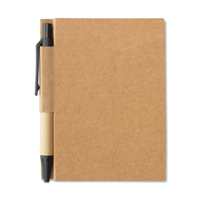 Notes z recyklingu Notatnik z papieru z recyklingu z pasującym długopisem. Miękka papierowa okładka z uchwytem na długopis. Oprawiony w pudełko. 160 stron w linie z papieru z recyklingu (80 arkuszy). Pasujący długopis z przyciskiem w kartonie z recyklingu i biodegradowalnego plastiku. Niebieski tusz.
