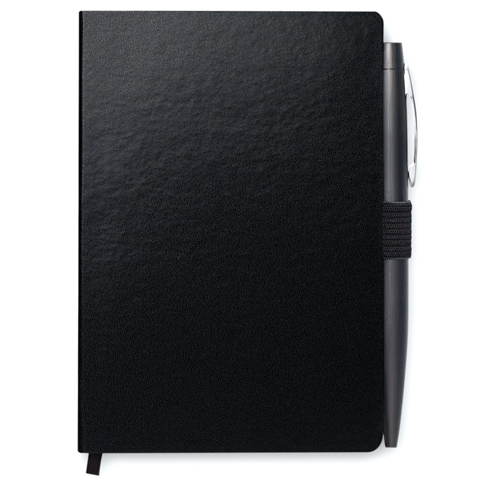 Notatnik formatu A6 z długopis Notes A6 z długopisem. Twarda okładka z PU. 144 strony w linie (72 kartki). Dopasowany elastyczny pasek zamykający i uchwyt na długopis. Dopasowany metalowy długopis z przyciskiem. Niebieski tusz.