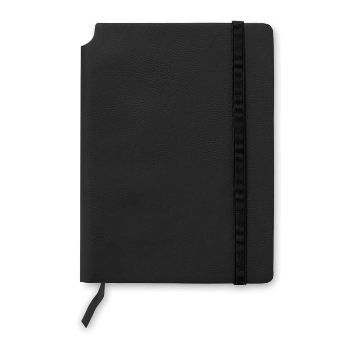 Notatnik A5 Notatnik A5 z miękką okładką z PU. Oprawiony w pudełko. 160 stron w linie z papieru z recyklingu (80 arkuszy). Dopasowany elastyczny pasek i zakładka ze wstążki. Rozszerzana kieszeń wewnętrzna z tyłu. Uchwyt na długopis na grzbiecie.