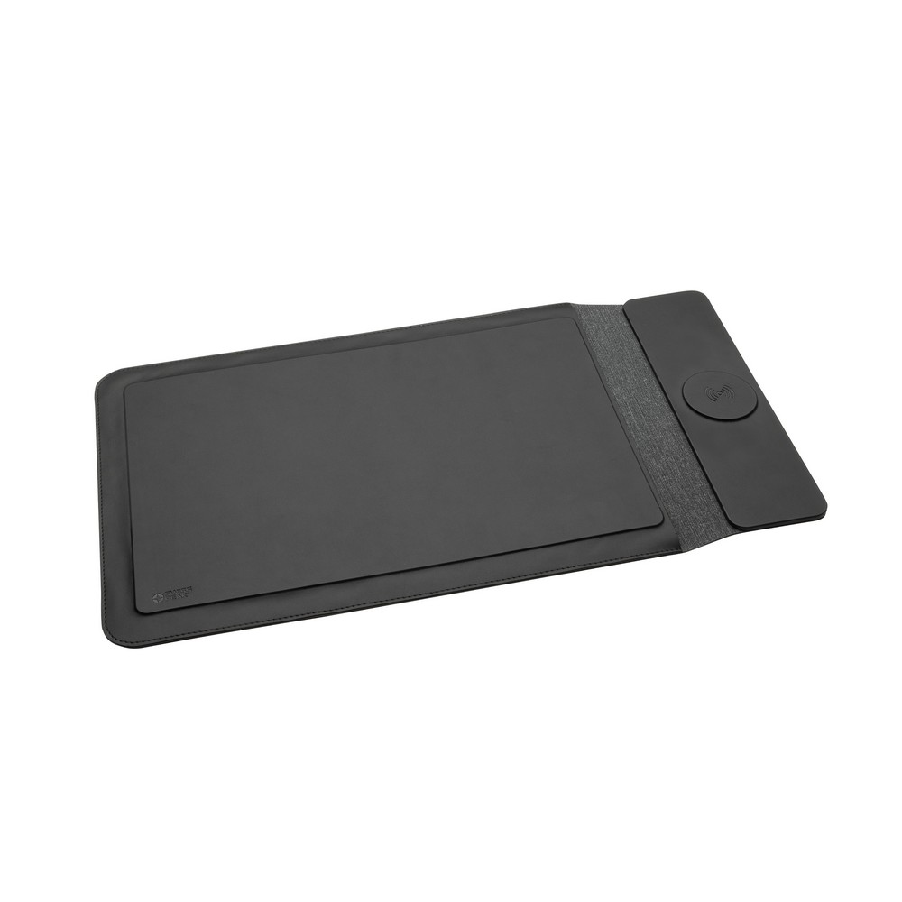 Pokrowiec na laptopa 15,6", magnetyczna ładowarka bezprzewodowa 15W Swiss Peak Pokrowiec na laptopa do 15,6”, magnetyczna ładowarka bezprzewodowa 15W, wejście USB-C, wykonany z materiałów pochodzących z recyklingu