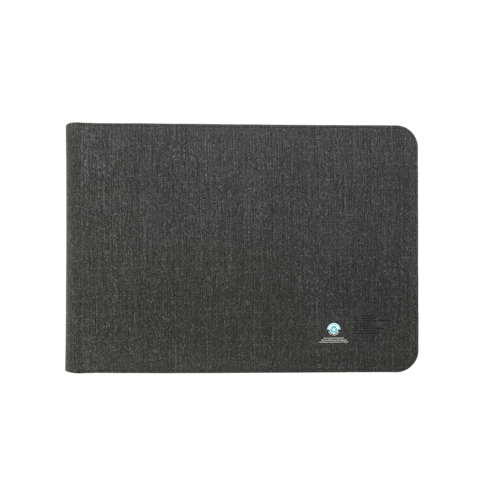 Pokrowiec na laptopa 15,6", magnetyczna ładowarka bezprzewodowa 15W Swiss Peak Pokrowiec na laptopa do 15,6”, magnetyczna ładowarka bezprzewodowa 15W, wejście USB-C, wykonany z materiałów pochodzących z recyklingu
