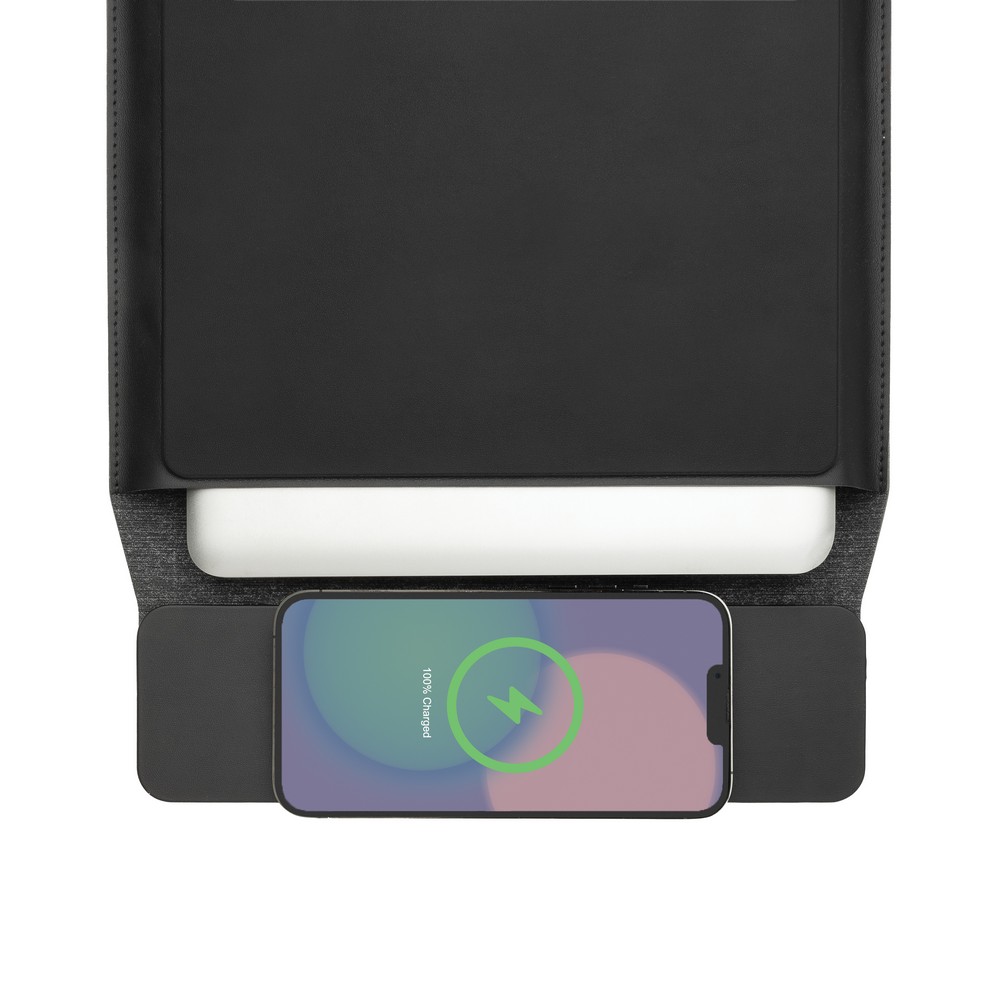 Pokrowiec na laptopa 15,6", magnetyczna ładowarka bezprzewodowa 15W Swiss Peak Pokrowiec na laptopa do 15,6”, magnetyczna ładowarka bezprzewodowa 15W, wejście USB-C, wykonany z materiałów pochodzących z recyklingu