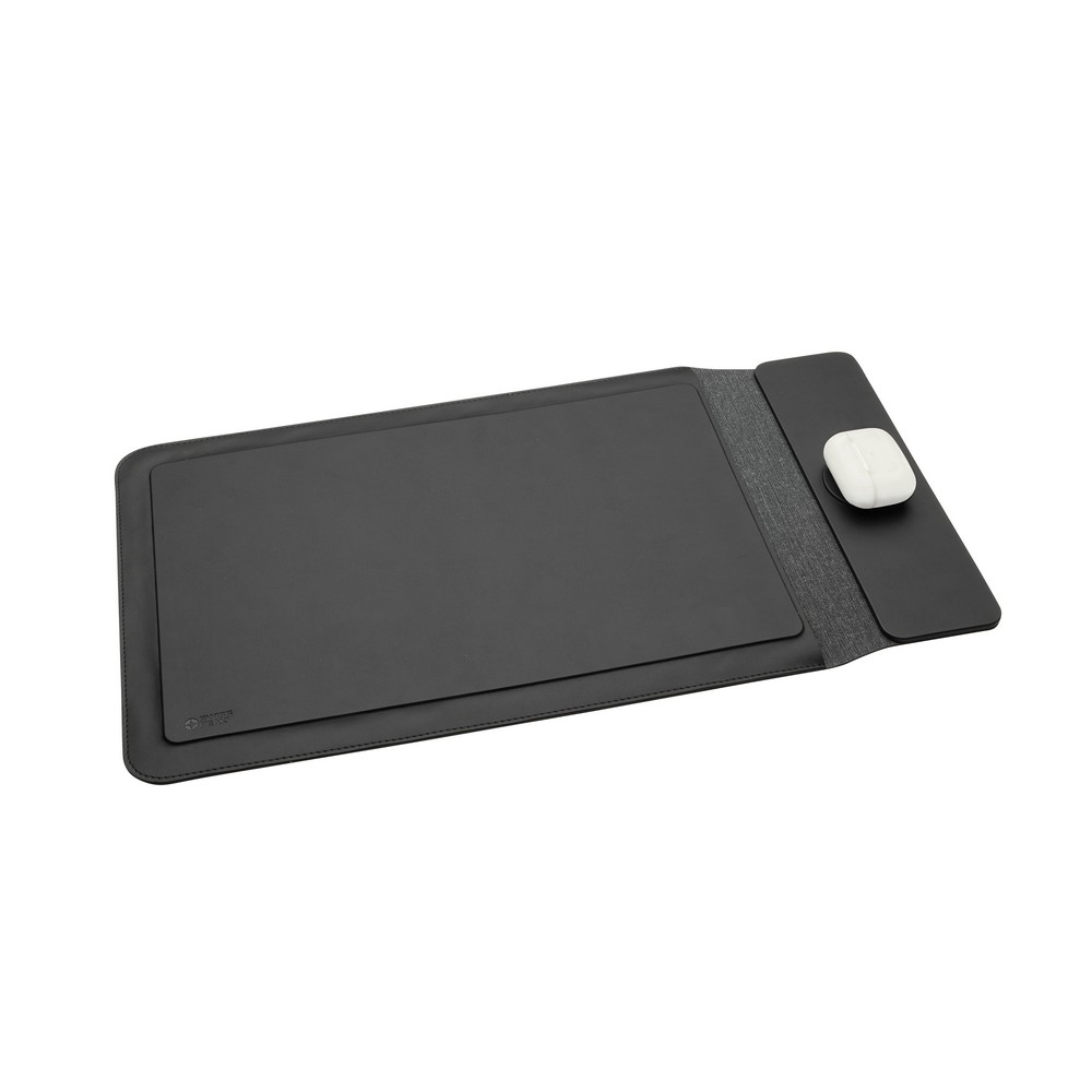 Pokrowiec na laptopa 15,6", magnetyczna ładowarka bezprzewodowa 15W Swiss Peak Pokrowiec na laptopa do 15,6”, magnetyczna ładowarka bezprzewodowa 15W, wejście USB-C, wykonany z materiałów pochodzących z recyklingu