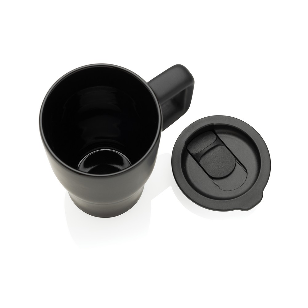 Ceramiczny kubek podrożny 490 ml Kubek podróżny 490 ml, wykonany z ceramiki, zamykane wieczko