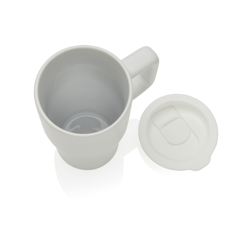 Ceramiczny kubek podrożny 490 ml Kubek podróżny 490 ml, wykonany z ceramiki, zamykane wieczko