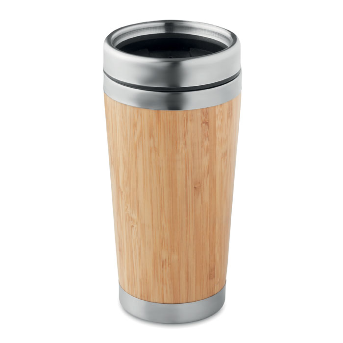 Bambusowy kubek podróżny 400ml Kubek ze stali nierdzewnej, podwójne ścianki, z pokrywką z PP i obudową z bambusa. Pojemność 400 ml. Bambus jest produktem naturalnym, dlatego mogą wystąpić nieznaczne różnice w kolorze, wzorze i rozmiarze.