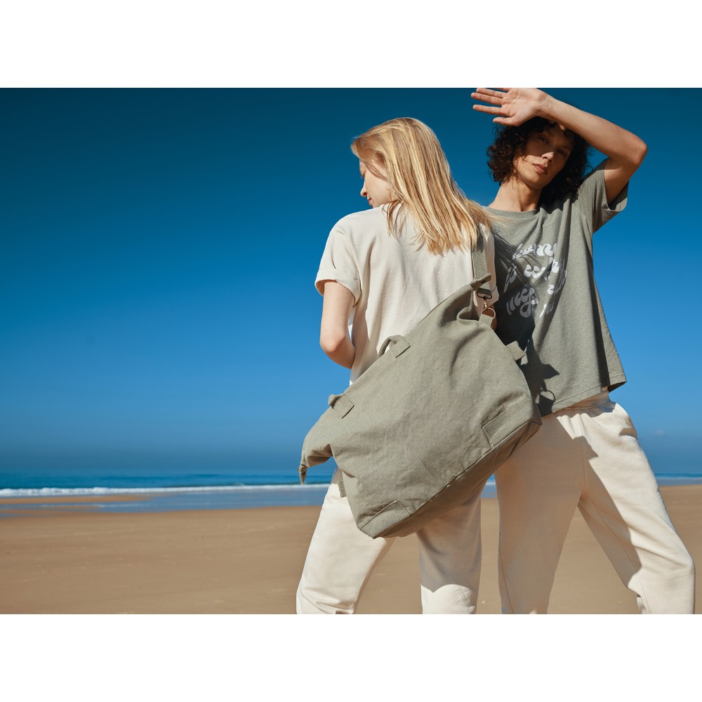 Koszulka z bawełny z recyklingu Iqoniq Teide Koszulka, unisex, regularny krój, okrągły dekolt, krótkie rękawy, wykonana w 50% z bawełny z recyklingu i w 50% z bawełny organicznej o gramaturze 180 g/m2, bez dodatku poliestru, posiada wbudowany znacznik AWARE™, który potwierdza wykorzystanie materiałów z recyklingu, posiada kod QR na metce, który prowadzi do cyfrowego paszportu produktu, 2% wpływów z każdego sprzedanego produktu z kolekcji Impact jest przekazywane na rzecz Water.org, ślad węglowy produktu: 3,32 kg CO2