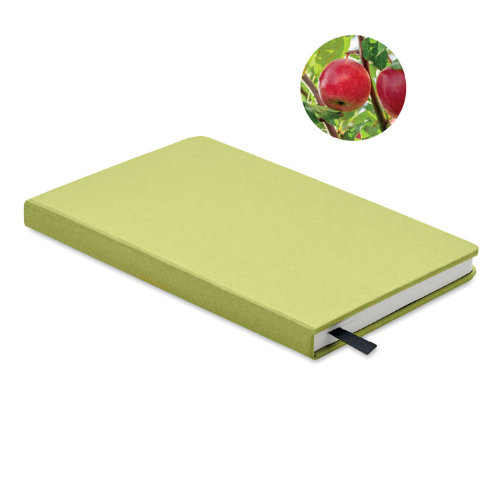Zeszyt A5 z recyklingu Zeszyt A5 w twardej okładce. 184 strony (92 kartki) w linie. Papier pochodzi z recyklingu. Zakładka z bawełnianej tasiemki. Zawiera nasiona roślin. Wyprodukowano w UE. Ten ekologiczny notatnik doskonale wpisuje się w nurt zrównoważonych produktów promocyjnych. Jest wyjątkowym upominkiem reklamowym. W środku znajdują się nasiona, które możesz zasadzić. Każdemu kolorowi okładki przyporządkowana jest inna roślina. Borówka (04), truskawka (05), biała stokrotka (13), jabłoń (48) oraz sosna (60).