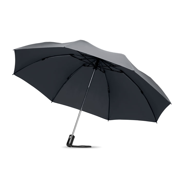 Składany odwrócony parasol 3-krotnie składany parasol 23'' z materiału 190T pongee, automatycznie otwierany/zamykany. Stalowy, chromowany trzon, żebra z włókna szklanego. Czarna rączka z ABS z przyciskiem. Dopasowany pokrowiec.